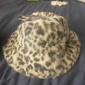 Elegant Faux Fur Leopard